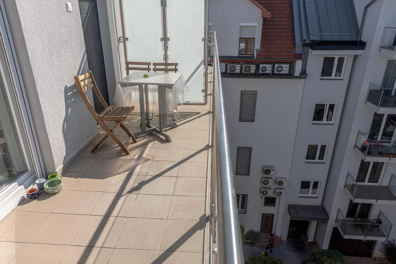 Amphora Luxury Apartment With Free Private Parking And Cozy Balcony Budapesta